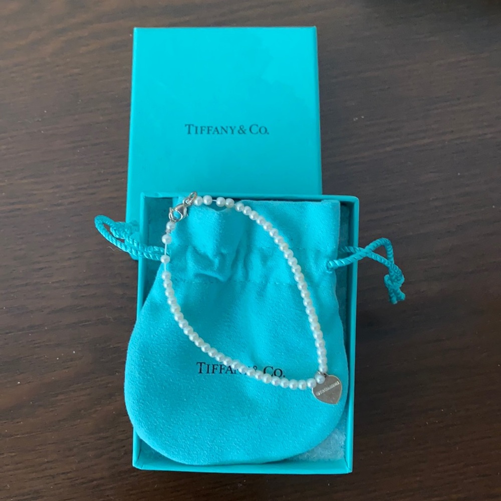 Tiffany & Co. Return To Heart Tag Pearl Bracelet